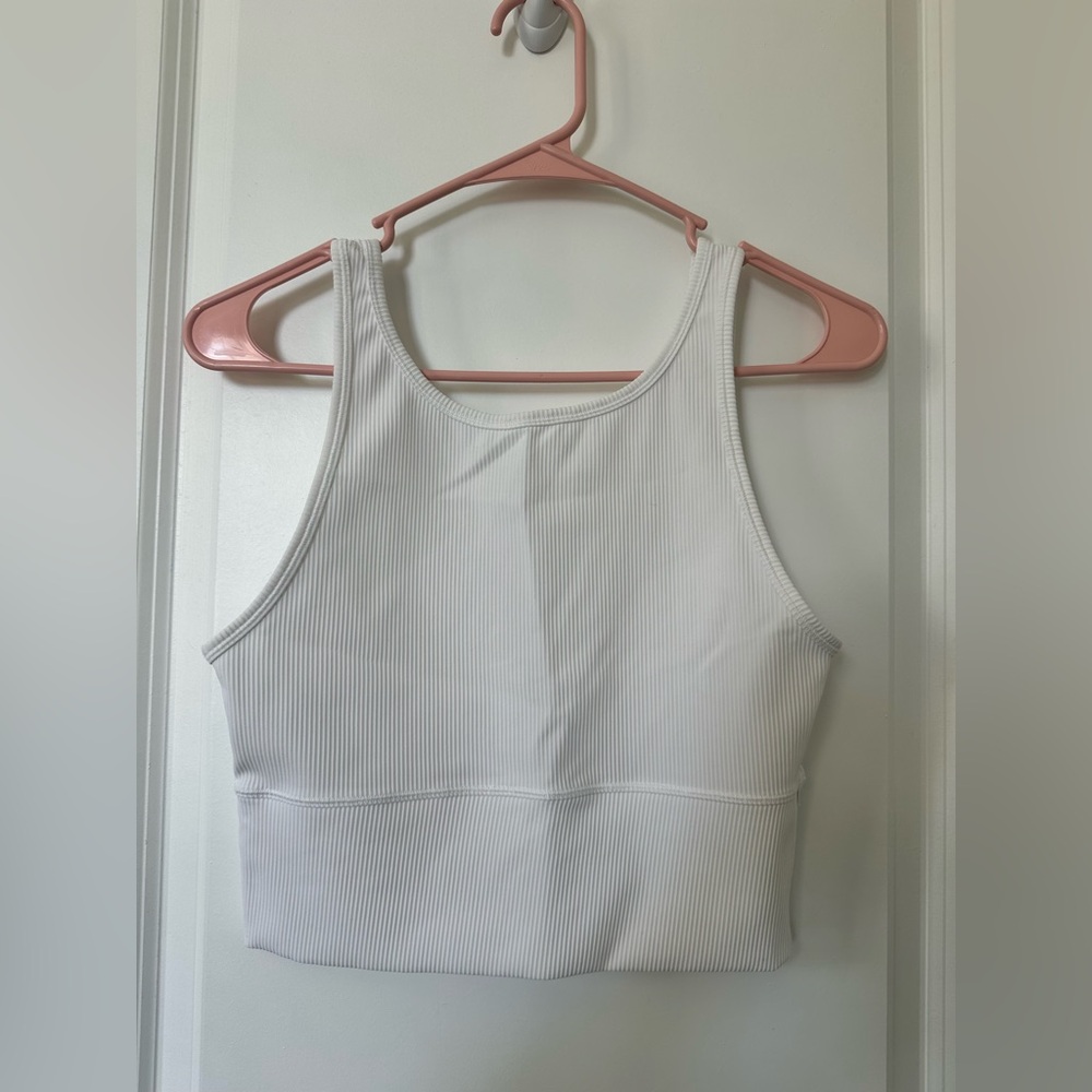LULULEMON POWER PIVOT TANK - 8